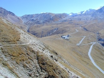 Motoraduno dello Stelvio: Bormio da lok e detta le regole